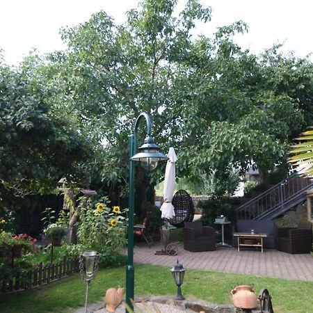 Eifelvulkan Neichen Buitenkant foto